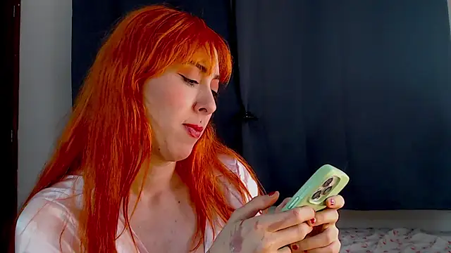 lanaturner  online show from 12.19.24