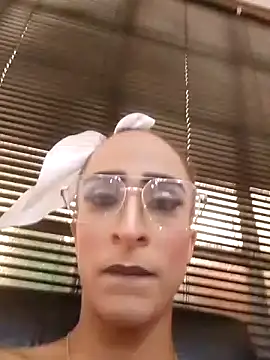 PriscilaRainbow online show from 09.15.25