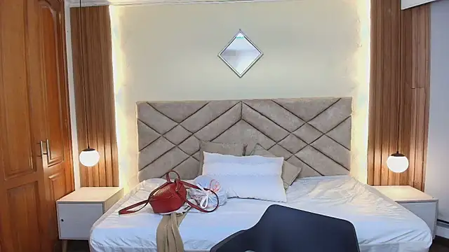 Raquel jones online show from 04.07.26