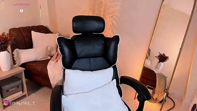 emilyruiz1 online show from 02.18.26