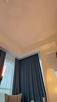 Snapshot of teasecake chatting on 04.18.26 teasecake online show from 04.18.26