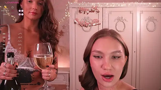 Snapshot of Shadowladyy chatting on 12.18.24 Shadowladyy online show from 12.18.24