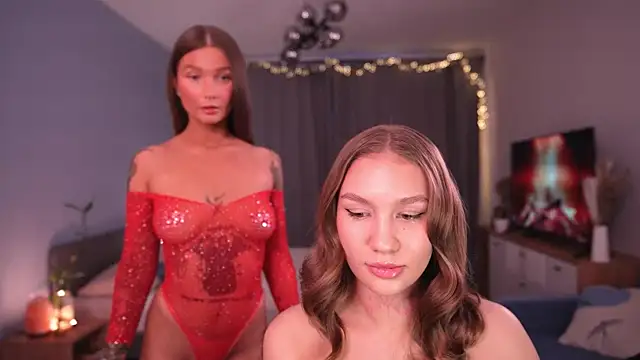 Snapshot of Shadowladyy chatting on 02.14.25 Shadowladyy online show from 02.14.25