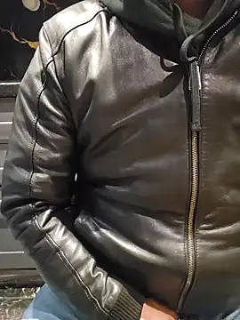 Snapshot of mysticfalls37 chatting on 10.26.25 mysticfalls37 online show from 10.26.25