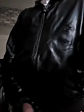 Snapshot of mysticfalls37 chatting on 12.15.25 mysticfalls37 online show from 12.15.25