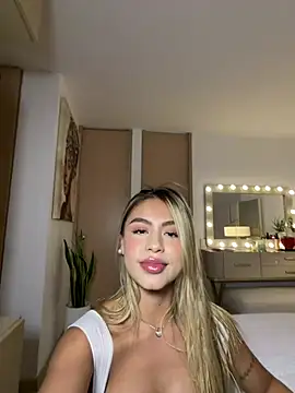  laura 02 online show from 03.22.26