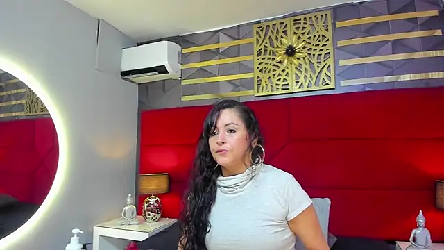 Snapshot of hanny_milf chatting on 01.07.25 hanny milf online show from 01.07.25