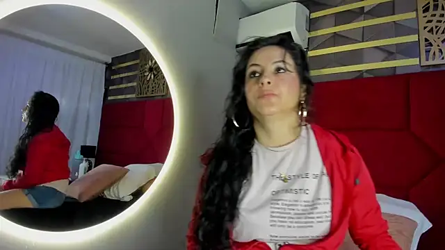 Snapshot of hanny_milf chatting on 02.25.25 hanny milf online show from 02.25.25