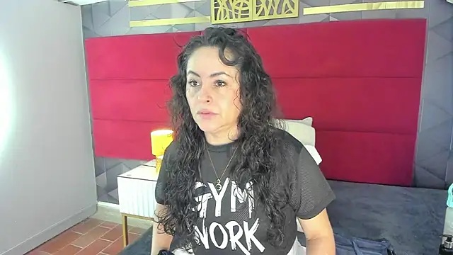 Snapshot of hanny_milf chatting on 04.25.26 hanny milf online show from 04.25.26