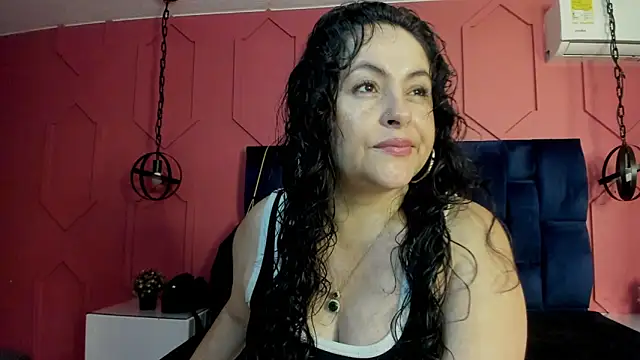 Snapshot of hanny_milf chatting on 05.26.26 hanny milf online show from 05.26.26