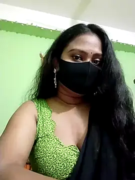 Idhika Paul online show from 02.03.25