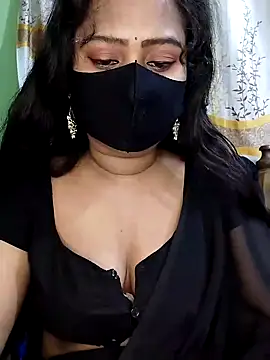 Idhika Paul online show from 02.08.25