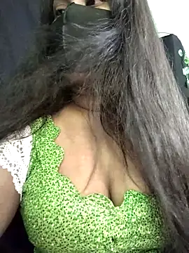 Idhika Paul online show from 10.27.25