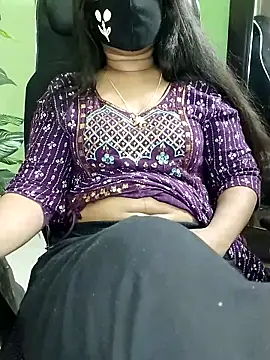 Idhika Paul online show from 11.25.25