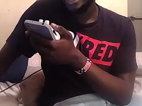 Snapshot of MaskedGQ chatting on 02.01.25 MaskedGQ online show from 02.01.25