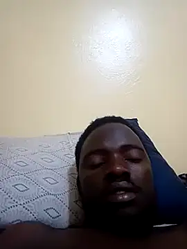 Snapshot of MaskedGQ chatting on 03.04.25 MaskedGQ online show from 03.04.25