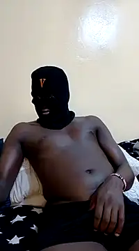 Snapshot of MaskedGQ chatting on 03.08.25 MaskedGQ online show from 03.08.25