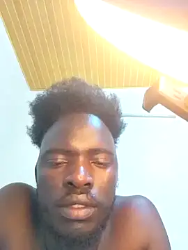 Snapshot of MaskedGQ chatting on 10.07.25 MaskedGQ online show from 10.07.25