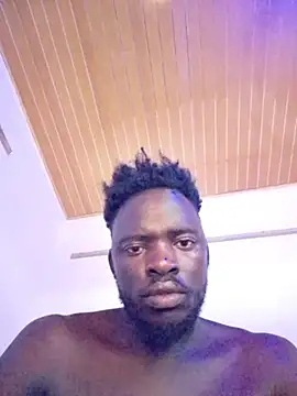 Snapshot of MaskedGQ chatting on 10.11.25 MaskedGQ online show from 10.11.25