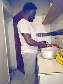 Snapshot of MaskedGQ chatting on 10.13.25 MaskedGQ online show from 10.13.25