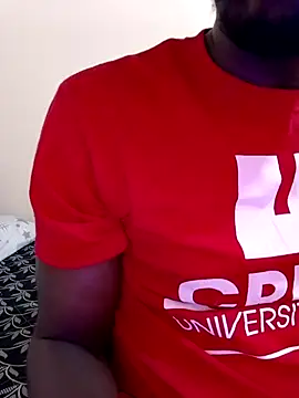 Snapshot of MaskedGQ chatting on 10.19.25 MaskedGQ online show from 10.19.25