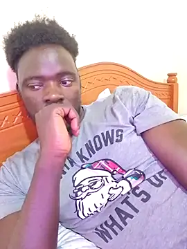 Snapshot of MaskedGQ chatting on 10.20.25 MaskedGQ online show from 10.20.25