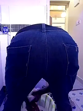 Snapshot of MaskedGQ chatting on 10.24.25 MaskedGQ online show from 10.24.25