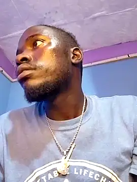 Snapshot of MaskedGQ chatting on 11.06.25 MaskedGQ online show from 11.06.25