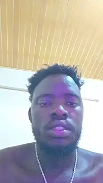 Snapshot of MaskedGQ chatting on 11.16.25 MaskedGQ online show from 11.16.25