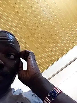 Snapshot of MaskedGQ chatting on 11.30.25 MaskedGQ online show from 11.30.25