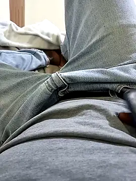 Snapshot of MaskedGQ chatting on 12.01.25 MaskedGQ online show from 12.01.25