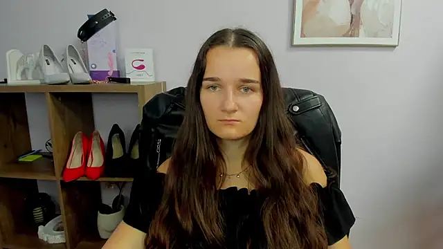 Snapshot of KateDelight chatting on 09.21.25 KateDelight online show from 09.21.25