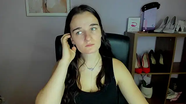 Snapshot of KateDelight chatting on 11.02.25 KateDelight online show from 11.02.25