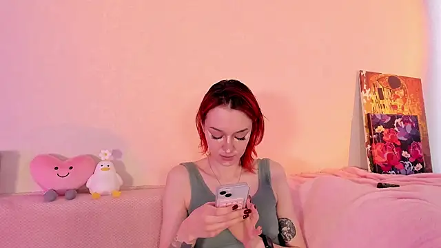 Snapshot of CrystalRey chatting on 02.16.25 CrystalRey online show from 02.16.25