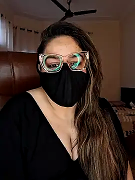 Snapshot of SEXY-Sardarni chatting on 12.15.24 SEXY-Sardarni online show from 12.15.24