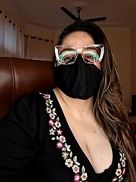 Snapshot of SEXY-Sardarni chatting on 12.24.24 SEXY-Sardarni online show from 12.24.24