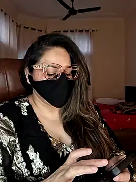 Snapshot of SEXY-Sardarni chatting on 12.31.24 SEXY-Sardarni online show from 12.31.24