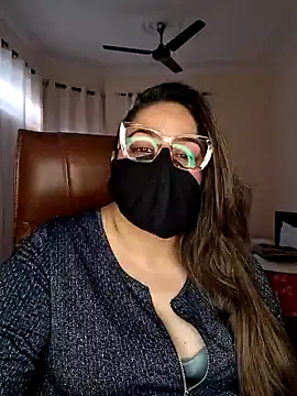 Snapshot of SEXY-Sardarni chatting on 01.14.25 SEXY-Sardarni online show from 01.14.25