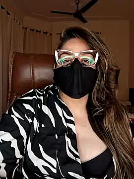 Snapshot of SEXY-Sardarni chatting on 02.14.25 SEXY-Sardarni online show from 02.14.25