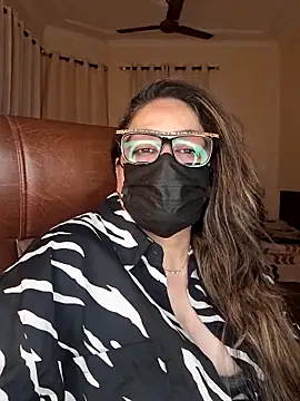 Snapshot of SEXY-Sardarni chatting on 09.17.25 SEXY-Sardarni online show from 09.17.25