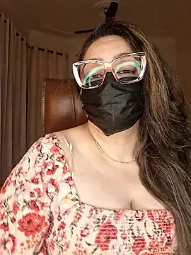 Snapshot of SEXY-Sardarni chatting on 09.19.25 SEXY-Sardarni online show from 09.19.25