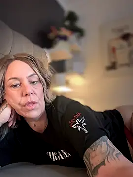 blondebitch2 online show from 11.16.25