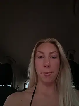 LuisaBecker online show from 09.15.25