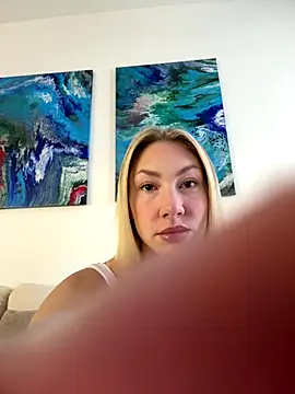 LuisaBecker online show from 11.15.25