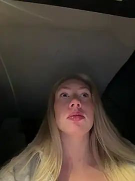 LuisaBecker online show from 02.02.26