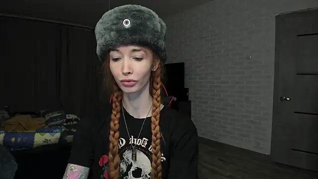 Roxy Silver online show from 02.18.25