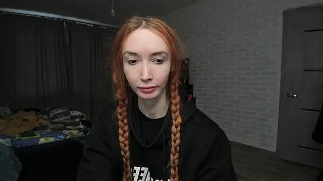 Roxy Silver online show from 02.26.25