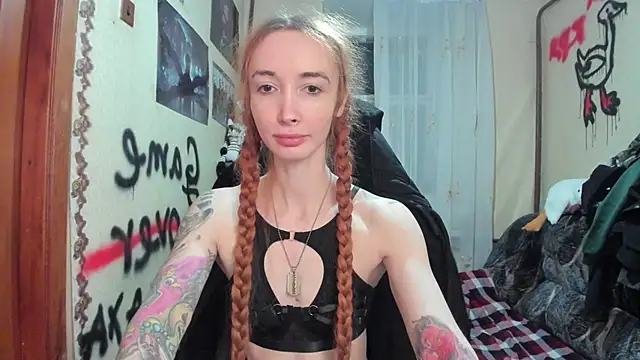 Roxy Silver online show from 02.26.25