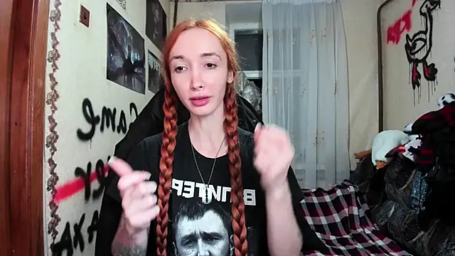 Roxy Silver online show from 11.20.25