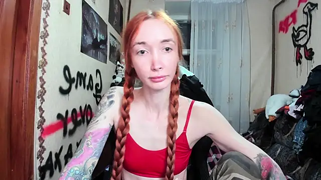 Roxy Silver online show from 12.03.25